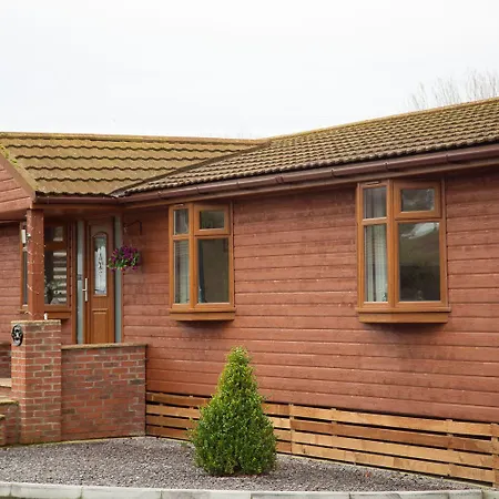 3 Bedroom Lodge With Hot Tub York Exterior photo