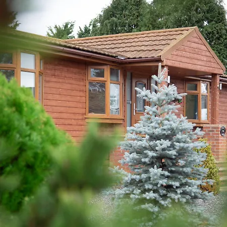 3 Bedroom Lodge With Hot Tub York Exterior photo