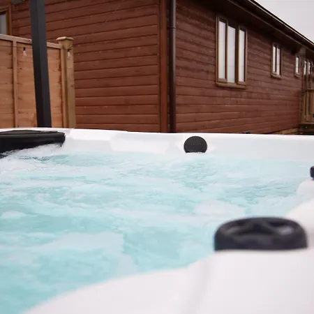 3 Bedroom Lodge With Hot Tub York Exterior photo